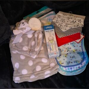 Angel Dear Gray and White Polka Dot Baby Blanket Set